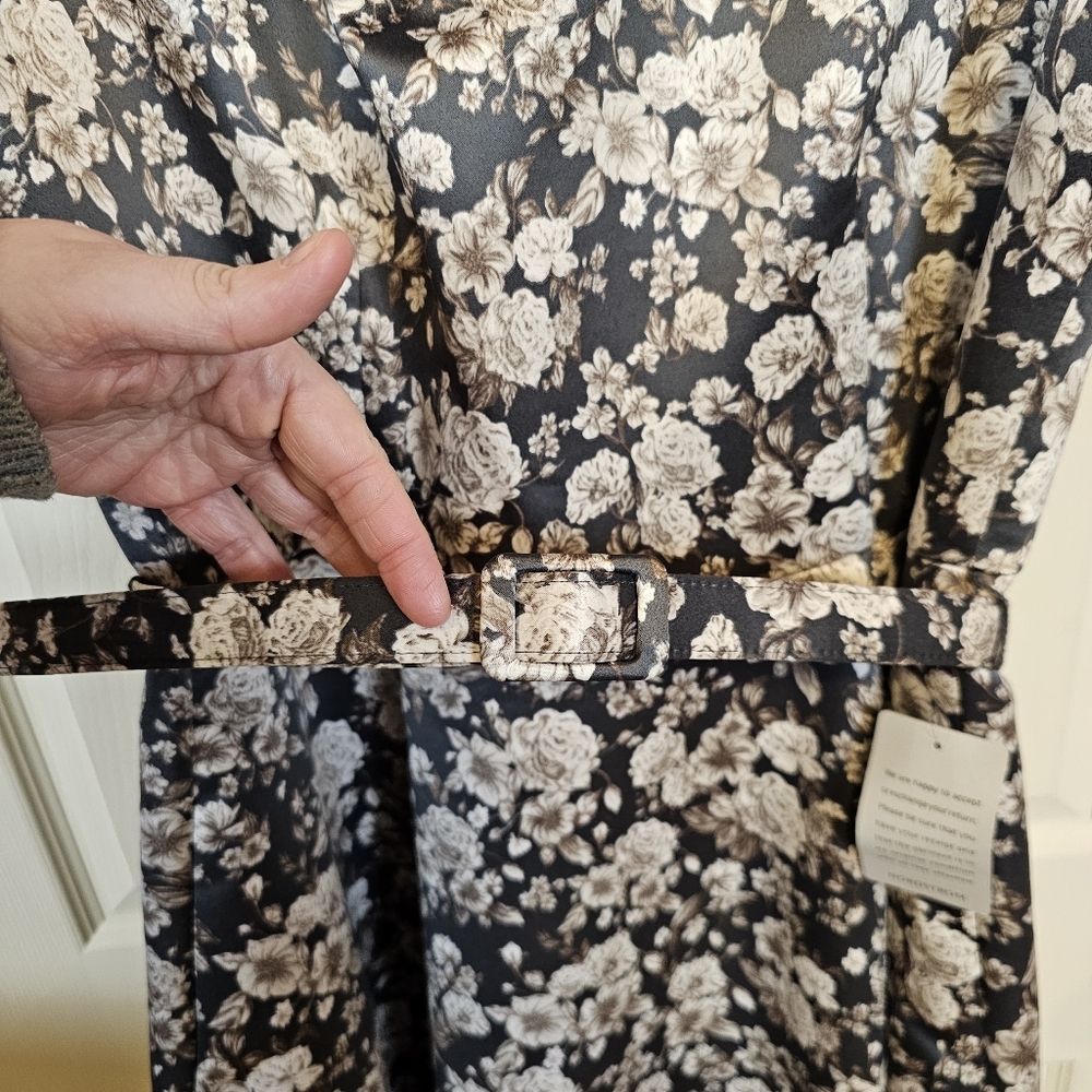 Gal Meets Glam Elle Brightex Duchess Fit & Flare Satin Floral Belted Vneck Dress - Picture 10 of 11